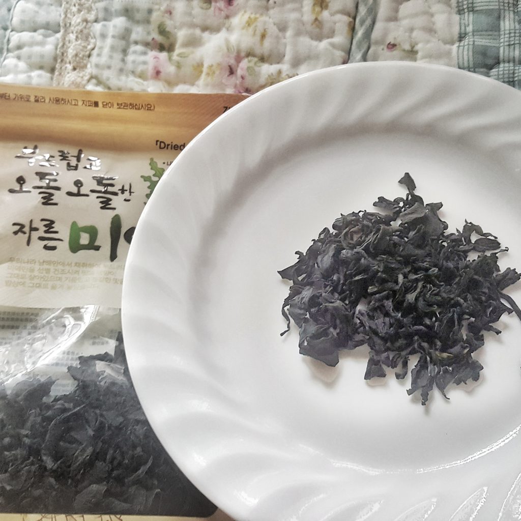 Dried wakame